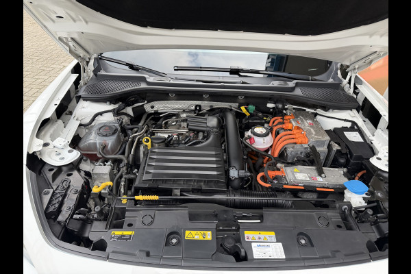 CUPRA Formentor 1.4 e-Hybrid VZ Copper Edition / Trekhaak (1.500KG) / Panoramadak / PDC / Adaptive Cruise / Leder / 245 PK