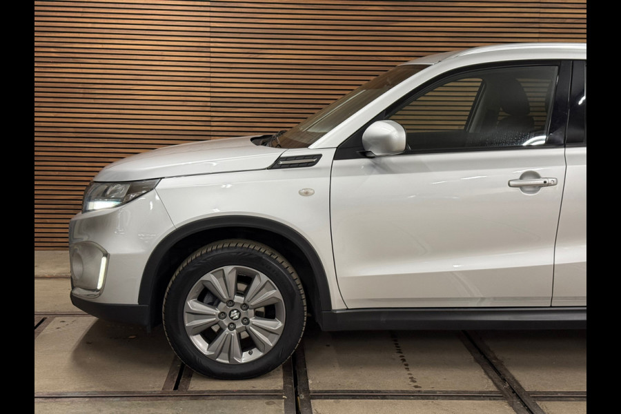 Suzuki Vitara 1.4 Boosterjet Select Smart Hybrid Automaat | LED | Camera | Trekhaak
