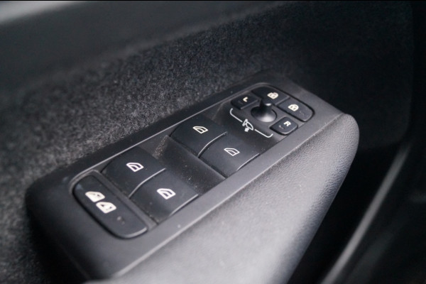 Volvo XC40 1.5 T4 Plug-in Hybrid Core Bright -LEER-NAVI-ECC-