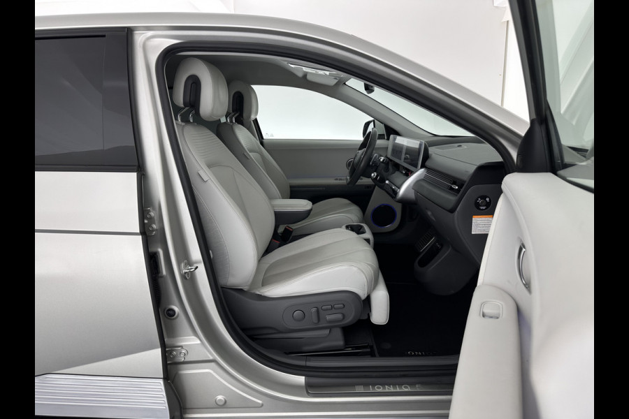 Hyundai IONIQ 5 Lounge 73kWh [ 3-Fase ] {SOH-97%} (INCL-BTW) Aut *HEATPUMP | LEATHER | PREMIUM-AUDIO | FULL-LED | ADAPTIVE-CRUISE | BLINDSPOT | DIGI-COCKPIT | AMBIENTLIGHT | DAB | SHIFT-PADDLES | HEAD-UP | NAVI-FULLMAP | KEYLESS | ...