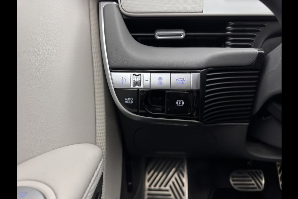 Hyundai IONIQ 5 Lounge 73kWh [ 3-Fase ] {SOH-97%} (INCL-BTW) Aut *HEATPUMP | LEATHER | PREMIUM-AUDIO | FULL-LED | ADAPTIVE-CRUISE | BLINDSPOT | DIGI-COCKPIT | AMBIENTLIGHT | DAB | SHIFT-PADDLES | HEAD-UP | NAVI-FULLMAP | KEYLESS | ...