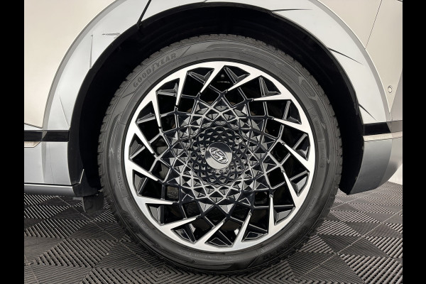 Hyundai IONIQ 5 Lounge 73kWh [ 3-Fase ] {SOH-97%} (INCL-BTW) Aut *HEATPUMP | LEATHER | PREMIUM-AUDIO | FULL-LED | ADAPTIVE-CRUISE | BLINDSPOT | DIGI-COCKPIT | AMBIENTLIGHT | DAB | SHIFT-PADDLES | HEAD-UP | NAVI-FULLMAP | KEYLESS | ...