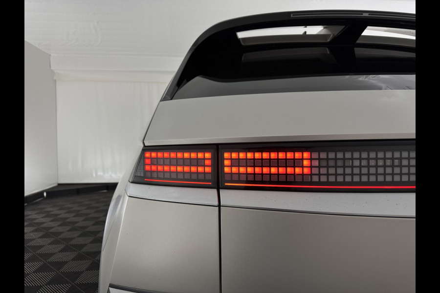 Hyundai IONIQ 5 Lounge 73kWh [ 3-Fase ] {SOH-97%} (INCL-BTW) Aut *HEATPUMP | LEATHER | PREMIUM-AUDIO | FULL-LED | ADAPTIVE-CRUISE | BLINDSPOT | DIGI-COCKPIT | AMBIENTLIGHT | DAB | SHIFT-PADDLES | HEAD-UP | NAVI-FULLMAP | KEYLESS | ...