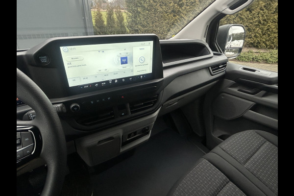 Ford Transit Custom 2.0 TDCI 136 PK AUTOMAAT TREND / 2.75 TON TREKHAAK / **BPM VRIJ !! NIEUW** / FABRIEKSGARANTIE / AIRCO / CRUISE / CAMERA / APPLE