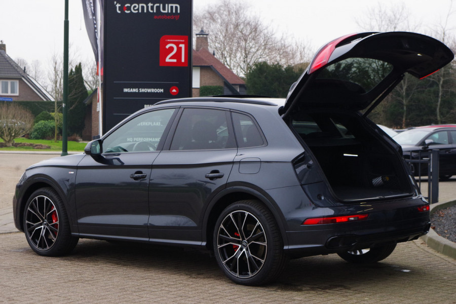 Audi Q5 55 TFSI e 367 PK Quattro Competition S-Line PHEV, Luchtvering, Panoramadak, Camera