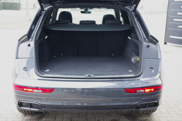 Audi Q5 55 TFSI e 367 PK Quattro Competition S-Line PHEV, Luchtvering, Panoramadak, Camera