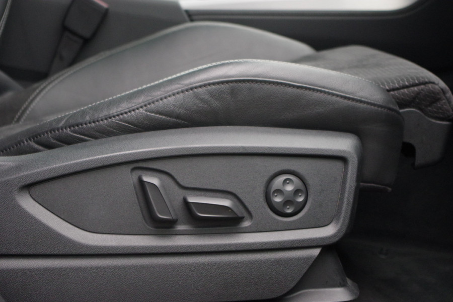 Audi Q5 55 TFSI e 367 PK Quattro Competition S-Line PHEV, Luchtvering, Panoramadak, Camera