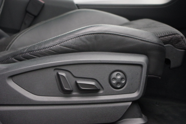 Audi Q5 55 TFSI e 367 PK Quattro Competition S-Line PHEV, Luchtvering, Panoramadak, Camera