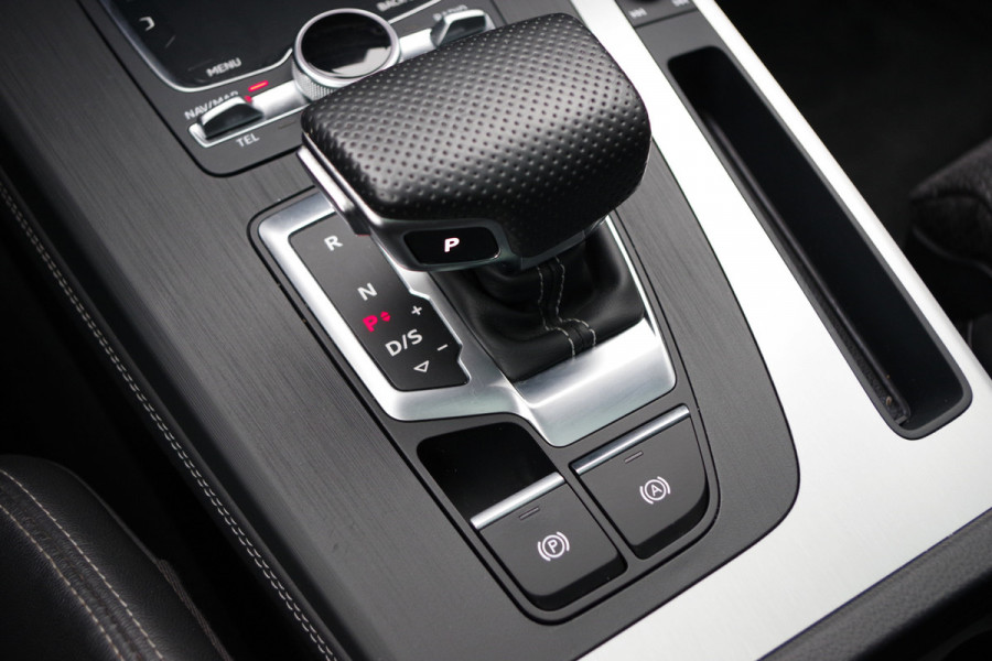 Audi Q5 55 TFSI e 367 PK Quattro Competition S-Line PHEV, Luchtvering, Panoramadak, Camera