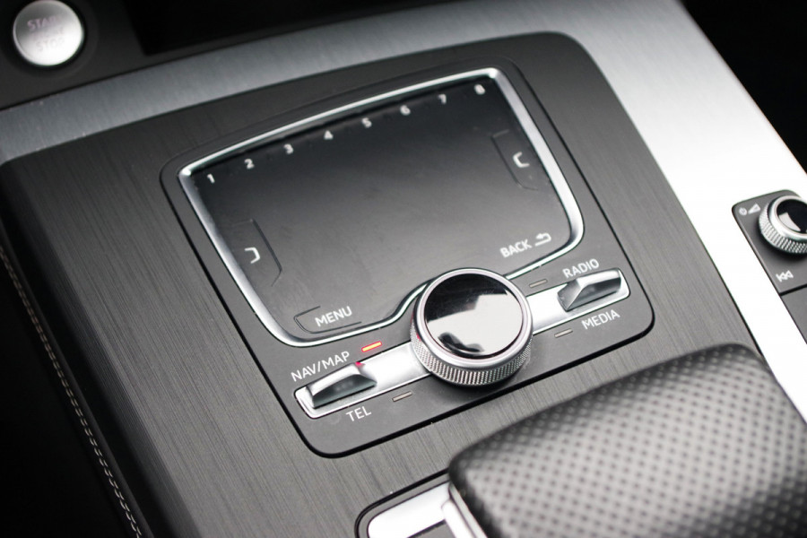 Audi Q5 55 TFSI e 367 PK Quattro Competition S-Line PHEV, Luchtvering, Panoramadak, Camera