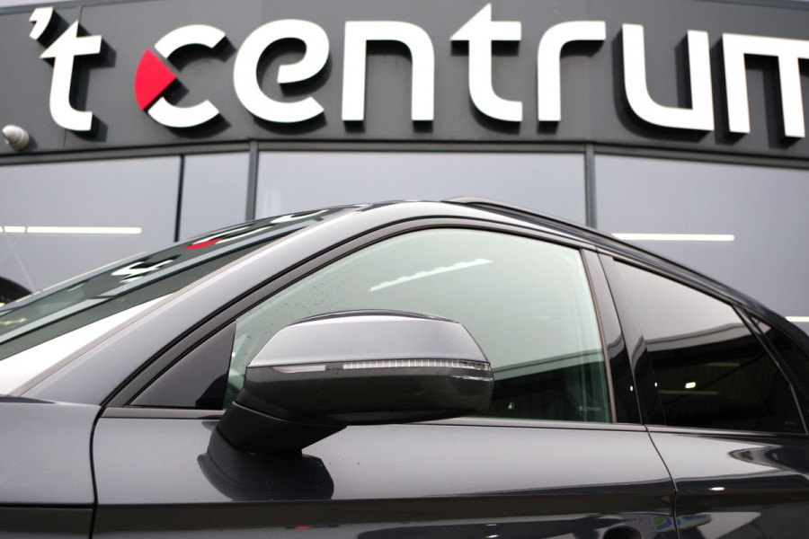 Audi Q5 55 TFSI e 367 PK Quattro Competition S-Line PHEV, Luchtvering, Panoramadak, Camera