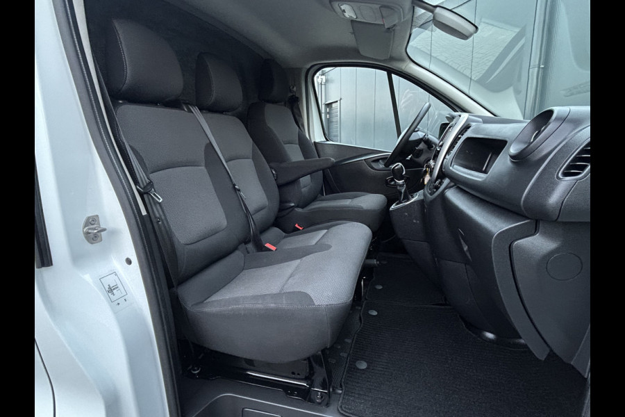 Renault Trafic 2.0 dCi 146 PK / L2H1 / 1e EIG. / AUTOMAAT / SORTIMO INRICHTING / TREKHAAK / AIRCO / CRUISE / BLUETOOTH / 3-ZITS