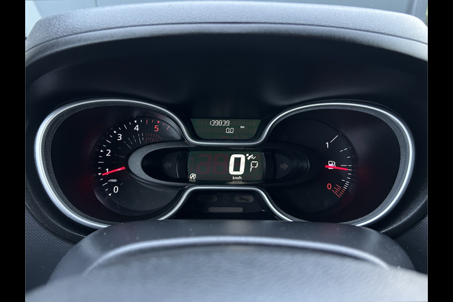 Renault Trafic 2.0 dCi 146 PK / L2H1 / 1e EIG. / AUTOMAAT / SORTIMO INRICHTING / TREKHAAK / AIRCO / CRUISE / BLUETOOTH / 3-ZITS