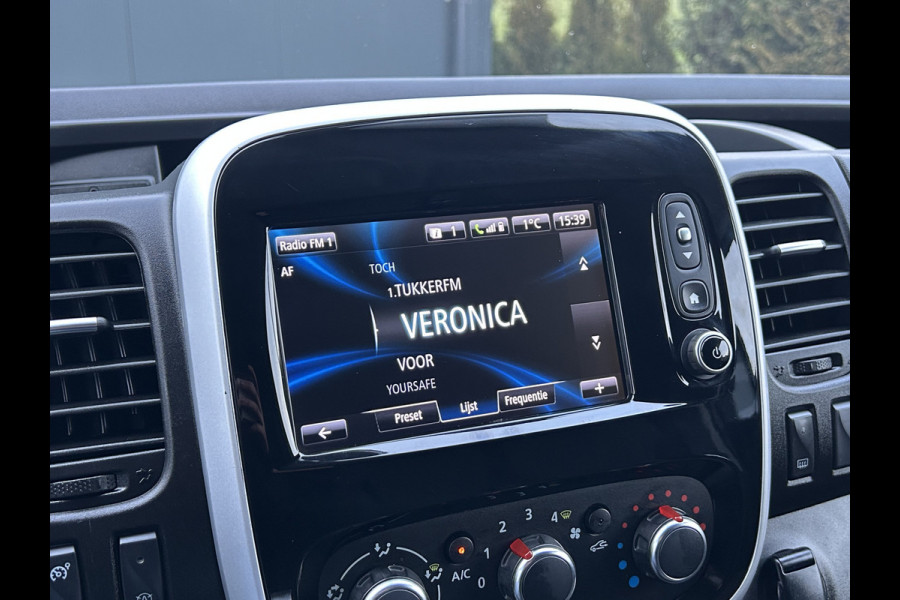 Renault Trafic 2.0 dCi 146 PK / L2H1 / 1e EIG. / AUTOMAAT / SORTIMO INRICHTING / TREKHAAK / AIRCO / CRUISE / BLUETOOTH / 3-ZITS