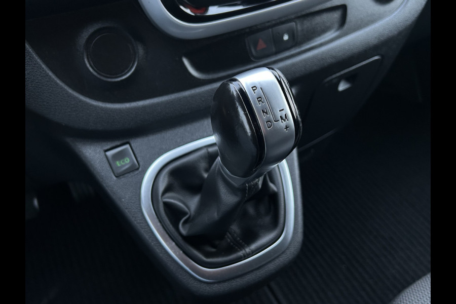 Renault Trafic 2.0 dCi 146 PK / L2H1 / 1e EIG. / AUTOMAAT / SORTIMO INRICHTING / TREKHAAK / AIRCO / CRUISE / BLUETOOTH / 3-ZITS