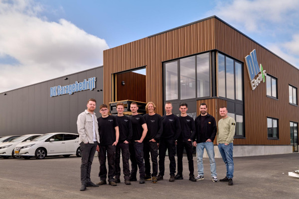 Nissan Leaf N-Connecta 40 kWh|90%SOH|270 WLTP|360-CAMERA|APPLE CARPLAY|STUUR+STOELVERW VOOR+ACHTER|ACC|NAVIGATIE|NL-AUTO|NAP|MARGE