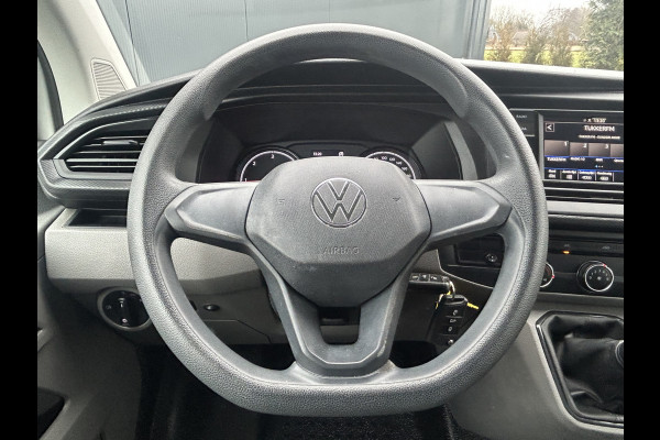 Volkswagen Transporter 2.0 TDI 111 PK / L2H1 / DUBBE CABINE / 1e EIG. / IMPERIAAL / TREKHAAK / AIRCO / CRUISE