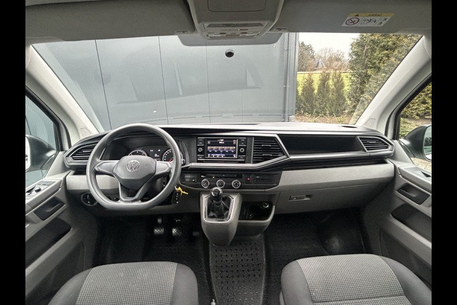Volkswagen Transporter 2.0 TDI 111 PK / L2H1 / DUBBE CABINE / 1e EIG. / IMPERIAAL / TREKHAAK / AIRCO / CRUISE