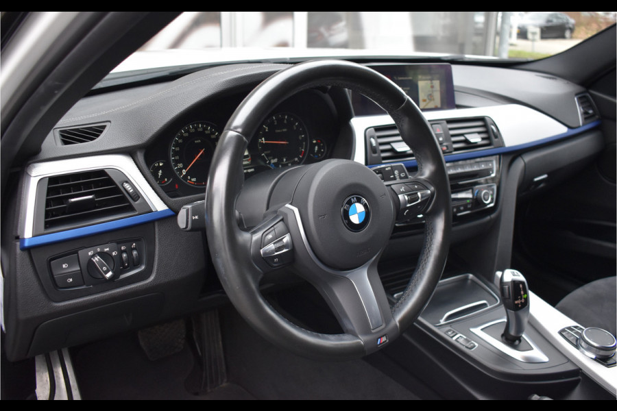BMW 3 Serie Touring 318i Edition Automaat M Sport Shadow Executive / Navigatie / Clima / Keyless / Trekhaak / 18"LM