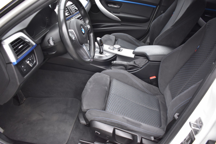 BMW 3 Serie Touring 318i Edition Automaat M Sport Shadow Executive / Navigatie / Clima / Keyless / Trekhaak / 18"LM