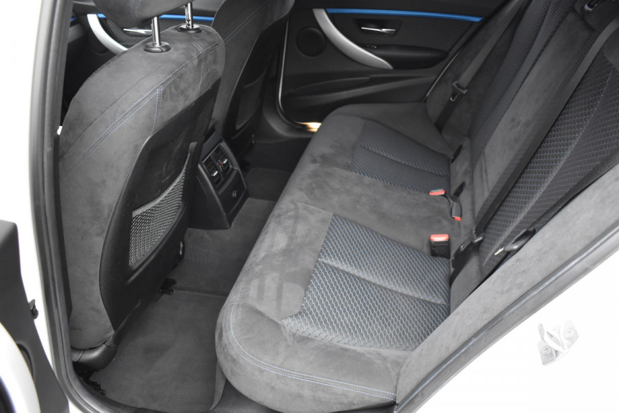 BMW 3 Serie Touring 318i Edition Automaat M Sport Shadow Executive / Navigatie / Clima / Keyless / Trekhaak / 18"LM