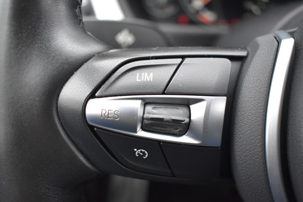 BMW 3 Serie Touring 318i Edition Automaat M Sport Shadow Executive / Navigatie / Clima / Keyless / Trekhaak / 18"LM