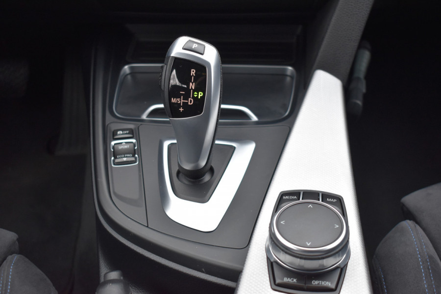 BMW 3 Serie Touring 318i Edition Automaat M Sport Shadow Executive / Navigatie / Clima / Keyless / Trekhaak / 18"LM