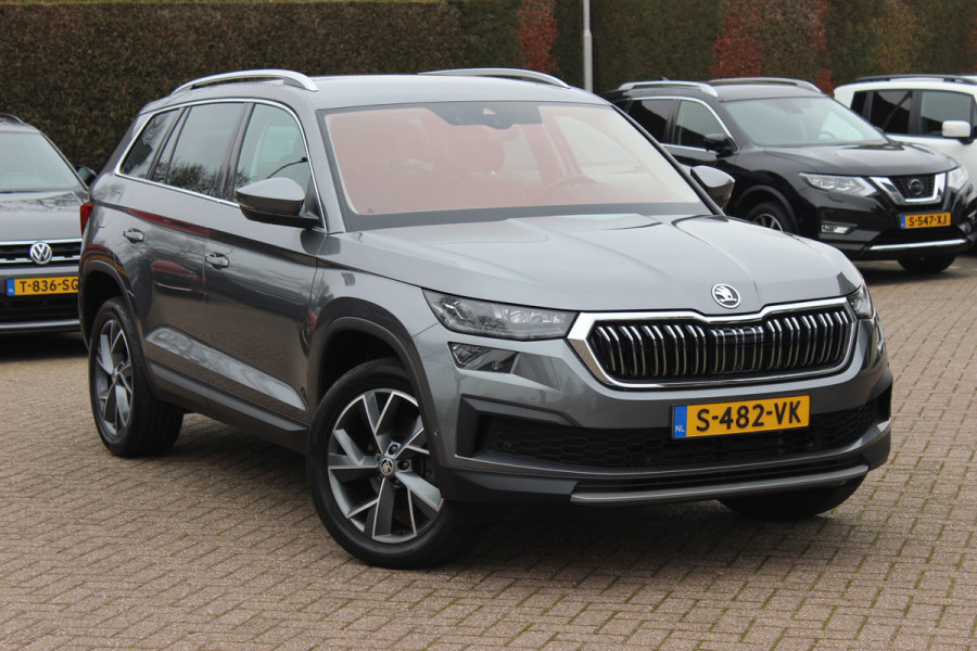 Škoda Kodiaq 1.5 TSI Business Edition Plus / Trekhaak / 360Camera / Leder / CarPlay / Keyless / 19'' / Matrix LED / Stoelventilatie / Stoelverwarming V+A / Stuurverwarming / Dodehoek / DAB / ACC