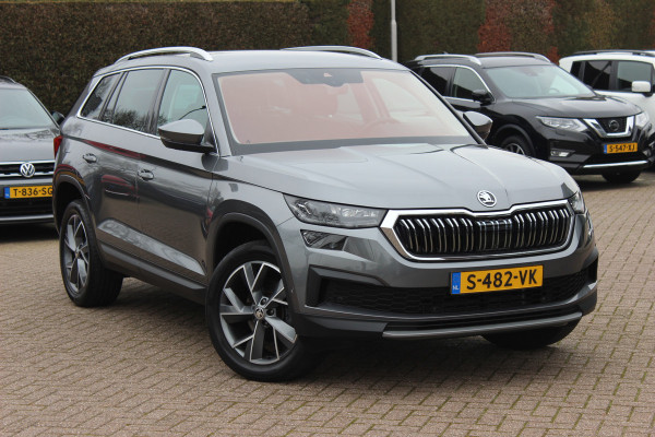 Škoda Kodiaq 1.5 TSI Business Edition Plus / Trekhaak / 360Camera / Leder / CarPlay / Keyless / 19'' / Matrix LED / Stoelventilatie / Stoelverwarming V+A / Stuurverwarming / Dodehoek / DAB / ACC
