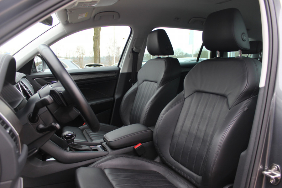 Škoda Kodiaq 1.5 TSI Business Edition Plus / Trekhaak / 360Camera / Leder / CarPlay / Keyless / 19'' / Matrix LED / Stoelventilatie / Stoelverwarming V+A / Stuurverwarming / Dodehoek / DAB / ACC