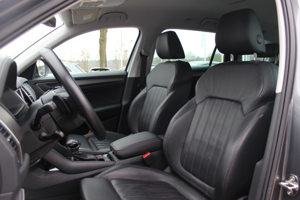 Škoda Kodiaq 1.5 TSI Business Edition Plus / Trekhaak / 360Camera / Leder / CarPlay / Keyless / 19'' / Matrix LED / Stoelventilatie / Stoelverwarming V+A / Stuurverwarming / Dodehoek / DAB / ACC