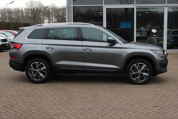 Škoda Kodiaq 1.5 TSI Business Edition Plus / Trekhaak / 360Camera / Leder / CarPlay / Keyless / 19'' / Matrix LED / Stoelventilatie / Stoelverwarming V+A / Stuurverwarming / Dodehoek / DAB / ACC