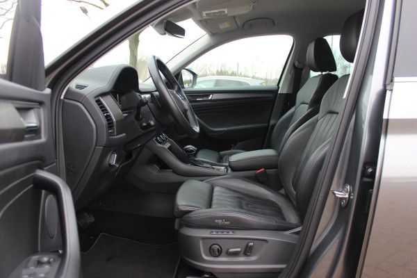 Škoda Kodiaq 1.5 TSI Business Edition Plus / Trekhaak / 360Camera / Leder / CarPlay / Keyless / 19'' / Matrix LED / Stoelventilatie / Stoelverwarming V+A / Stuurverwarming / Dodehoek / DAB / ACC