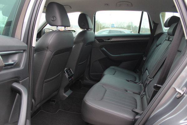 Škoda Kodiaq 1.5 TSI Business Edition Plus / Trekhaak / 360Camera / Leder / CarPlay / Keyless / 19'' / Matrix LED / Stoelventilatie / Stoelverwarming V+A / Stuurverwarming / Dodehoek / DAB / ACC
