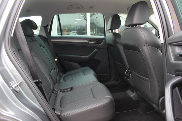 Škoda Kodiaq 1.5 TSI Business Edition Plus / Trekhaak / 360Camera / Leder / CarPlay / Keyless / 19'' / Matrix LED / Stoelventilatie / Stoelverwarming V+A / Stuurverwarming / Dodehoek / DAB / ACC