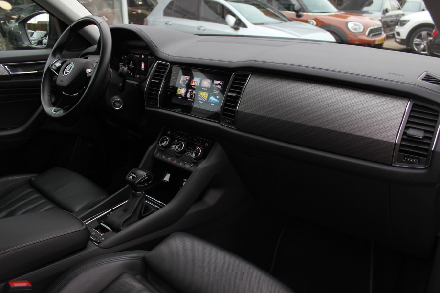 Škoda Kodiaq 1.5 TSI Business Edition Plus / Trekhaak / 360Camera / Leder / CarPlay / Keyless / 19'' / Matrix LED / Stoelventilatie / Stoelverwarming V+A / Stuurverwarming / Dodehoek / DAB / ACC