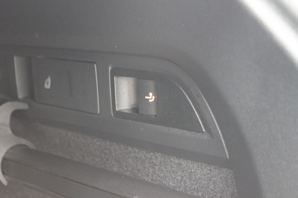 Škoda Kodiaq 1.5 TSI Business Edition Plus / Trekhaak / 360Camera / Leder / CarPlay / Keyless / 19'' / Matrix LED / Stoelventilatie / Stoelverwarming V+A / Stuurverwarming / Dodehoek / DAB / ACC