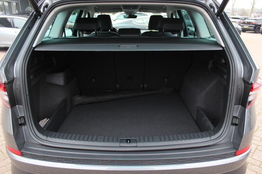 Škoda Kodiaq 1.5 TSI Business Edition Plus / Trekhaak / 360Camera / Leder / CarPlay / Keyless / 19'' / Matrix LED / Stoelventilatie / Stoelverwarming V+A / Stuurverwarming / Dodehoek / DAB / ACC