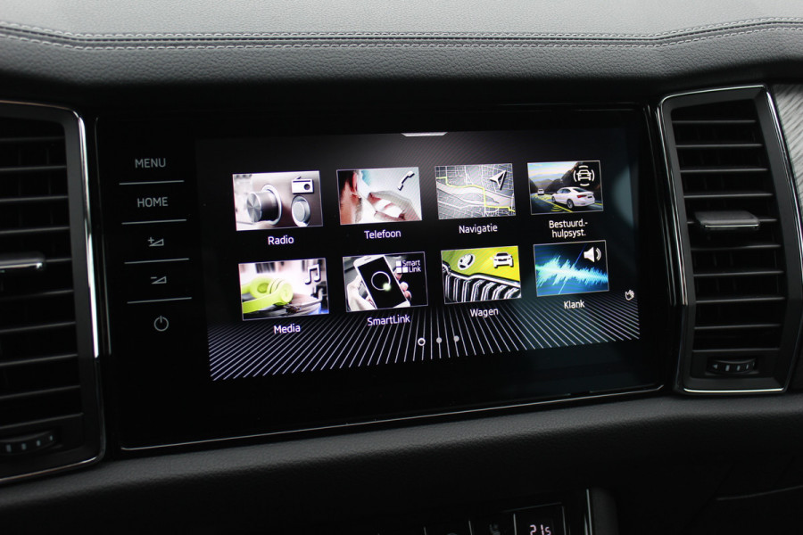 Škoda Kodiaq 1.5 TSI Business Edition Plus / Trekhaak / 360Camera / Leder / CarPlay / Keyless / 19'' / Matrix LED / Stoelventilatie / Stoelverwarming V+A / Stuurverwarming / Dodehoek / DAB / ACC
