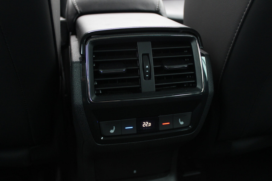 Škoda Kodiaq 1.5 TSI Business Edition Plus / Trekhaak / 360Camera / Leder / CarPlay / Keyless / 19'' / Matrix LED / Stoelventilatie / Stoelverwarming V+A / Stuurverwarming / Dodehoek / DAB / ACC