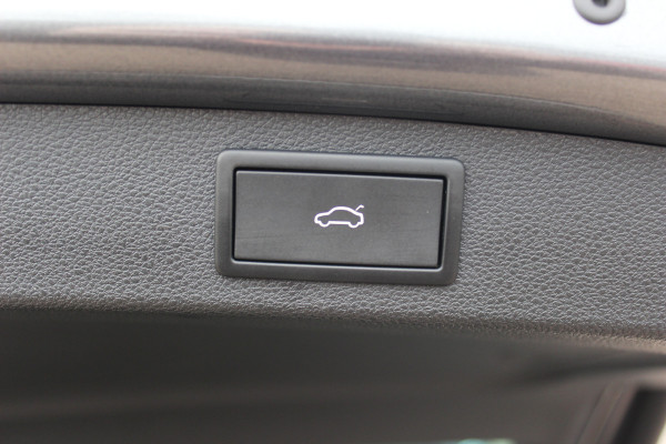 Škoda Kodiaq 1.5 TSI Business Edition Plus / Trekhaak / 360Camera / Leder / CarPlay / Keyless / 19'' / Matrix LED / Stoelventilatie / Stoelverwarming V+A / Stuurverwarming / Dodehoek / DAB / ACC