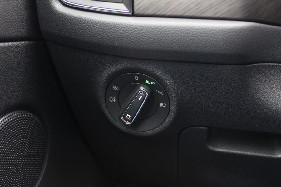 Škoda Kodiaq 1.5 TSI Business Edition Plus / Trekhaak / 360Camera / Leder / CarPlay / Keyless / 19'' / Matrix LED / Stoelventilatie / Stoelverwarming V+A / Stuurverwarming / Dodehoek / DAB / ACC