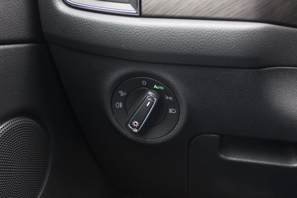 Škoda Kodiaq 1.5 TSI Business Edition Plus / Trekhaak / 360Camera / Leder / CarPlay / Keyless / 19'' / Matrix LED / Stoelventilatie / Stoelverwarming V+A / Stuurverwarming / Dodehoek / DAB / ACC