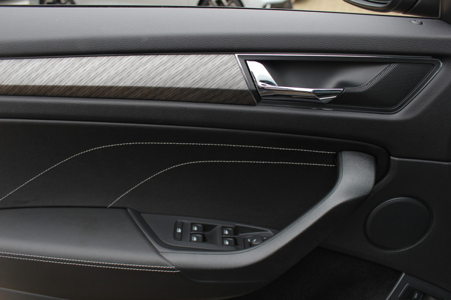 Škoda Kodiaq 1.5 TSI Business Edition Plus / Trekhaak / 360Camera / Leder / CarPlay / Keyless / 19'' / Matrix LED / Stoelventilatie / Stoelverwarming V+A / Stuurverwarming / Dodehoek / DAB / ACC