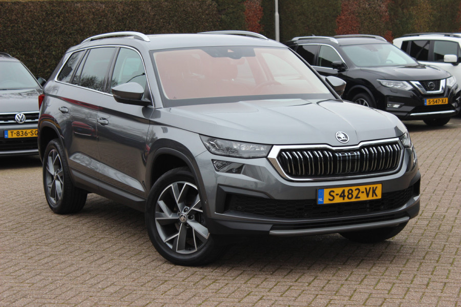 Škoda Kodiaq 1.5 TSI Business Edition Plus / Trekhaak / 360Camera / Leder / CarPlay / Keyless / 19'' / Matrix LED / Stoelventilatie / Stoelverwarming V+A / Stuurverwarming / Dodehoek / DAB / ACC