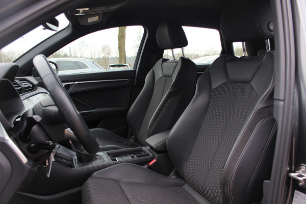 Audi Q3 35 TFSI Pro Line 3x S-Line / Navigatie / Half leder / 18'' / LED Koplampen / Parkeerhulp achter / Stoelverwarming / Cruise Control