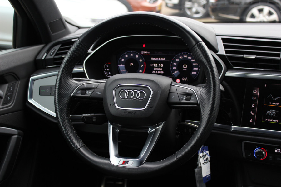 Audi Q3 35 TFSI Pro Line 3x S-Line / Navigatie / Half leder / 18'' / LED Koplampen / Parkeerhulp achter / Stoelverwarming / Cruise Control