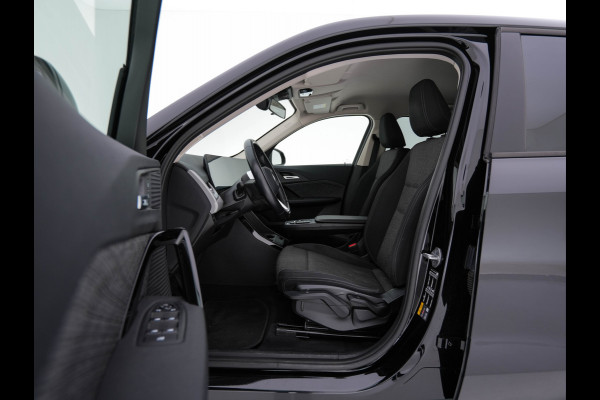 BMW iX1 xDrive30 Launch Edition 67 kWh [ 3-Fase-11kW ] {SOH-100%} (INCL-BTW) Aut. *FULL-LED | DIGI-COCKPIT | DAB+ | NAVI-FULLMAP | PRIVACYGLASS | COMFORTSEATS | ECC | PDC | CRUISE | 18''ALU*