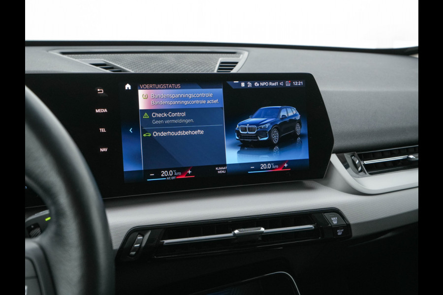 BMW iX1 xDrive30 Launch Edition 67 kWh [ 3-Fase-11kW ] {SOH-100%} (INCL-BTW) Aut. *FULL-LED | DIGI-COCKPIT | DAB+ | NAVI-FULLMAP | PRIVACYGLASS | COMFORTSEATS | ECC | PDC | CRUISE | 18''ALU*