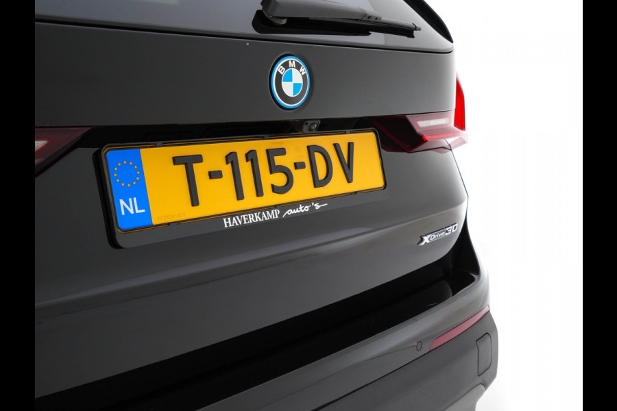 BMW iX1 xDrive30 Launch Edition 67 kWh [ 3-Fase-11kW ] {SOH-100%} (INCL-BTW) Aut. *FULL-LED | DIGI-COCKPIT | DAB+ | NAVI-FULLMAP | PRIVACYGLASS | COMFORTSEATS | ECC | PDC | CRUISE | 18''ALU*